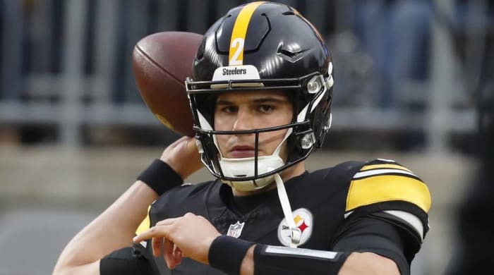 Steelers quarterback Mason Rudolph throws a pass in warmups.